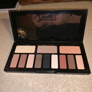 Kay Von D Shade and Light Eye